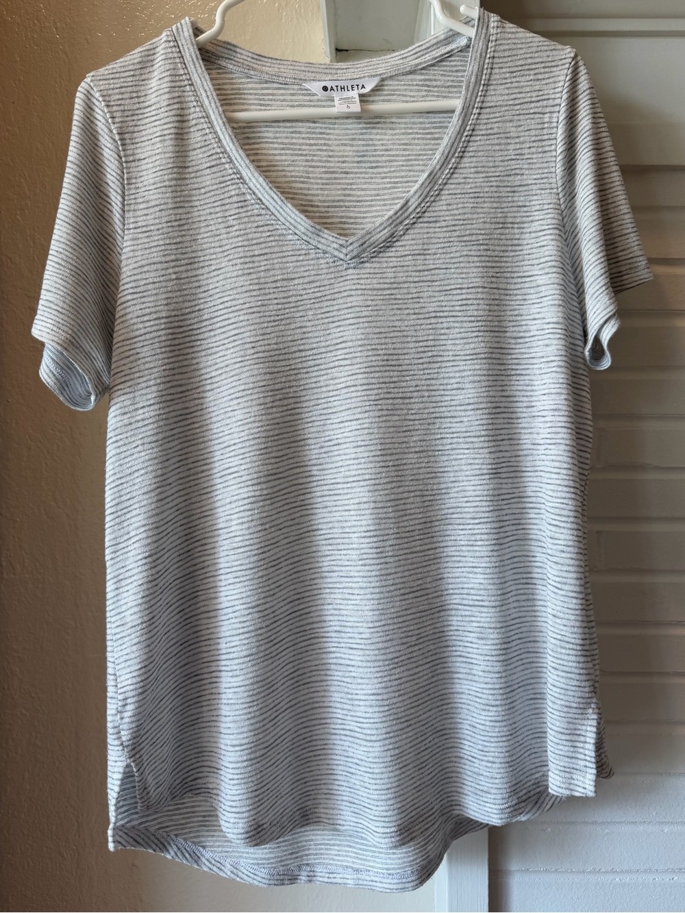 Athleta Light Gray and White Striped V-Neck Breezy Tee Size Large